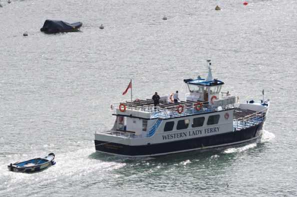 06 July 2020 - 09-04-41
A simple solution to social distancing should the boat become too full. So do carry a brolly.
----------------------------
Dartmouth passenger boat Dittisham Princess